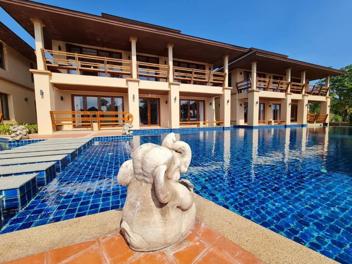 Elegancy Resort HHQ Zewnętrze zdjęcie