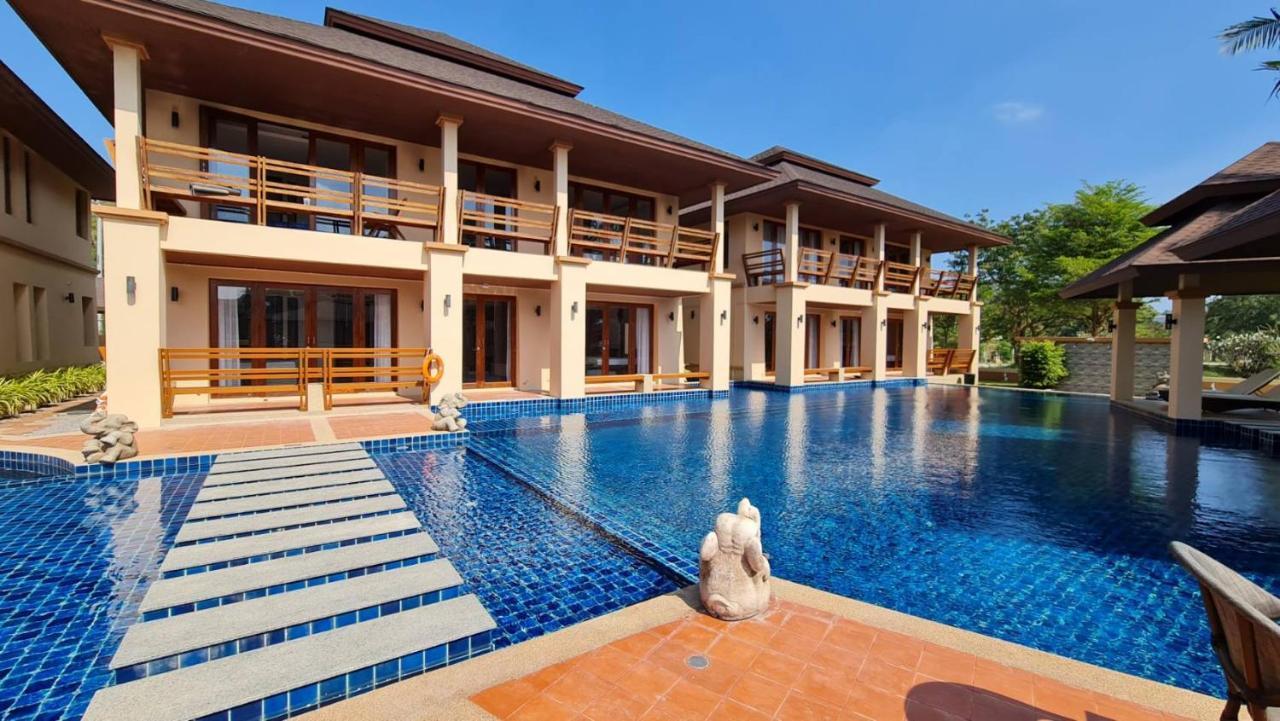Elegancy Resort HHQ Zewnętrze zdjęcie