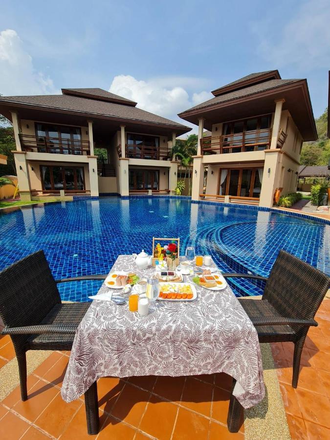 Elegancy Resort HHQ Zewnętrze zdjęcie
